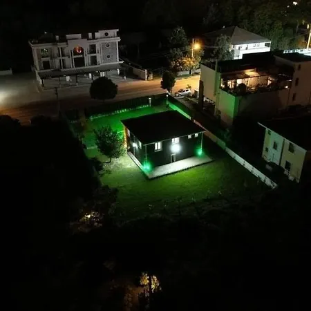 Hotel Lotus *